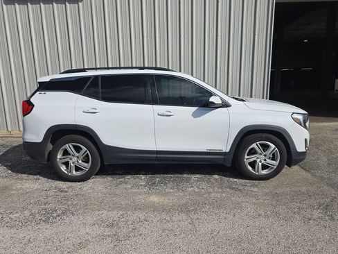 Used 2018 GMC Terrain SLE w/ Driver Convenience Package FWD image 2