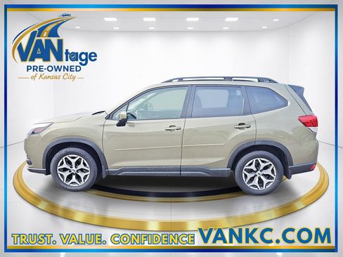 Certified 2024 Subaru Forester Premium AWD/4WD image 10