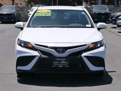 Used 2024 Toyota Camry SE FWD image 8