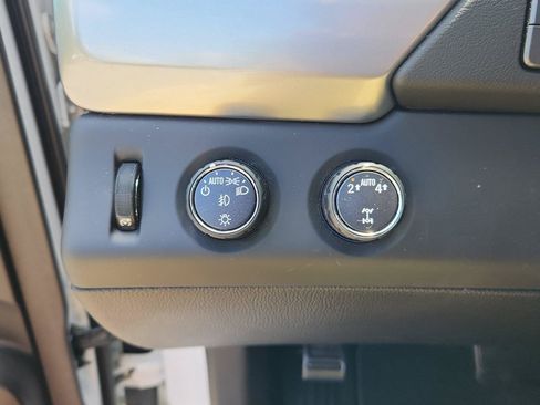 Used 2017 Chevrolet Suburban Premier AWD/4WD image 20