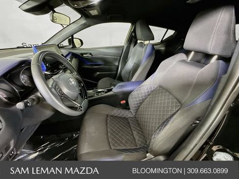 Used 2022 Toyota C-HR XLE FWD image 19