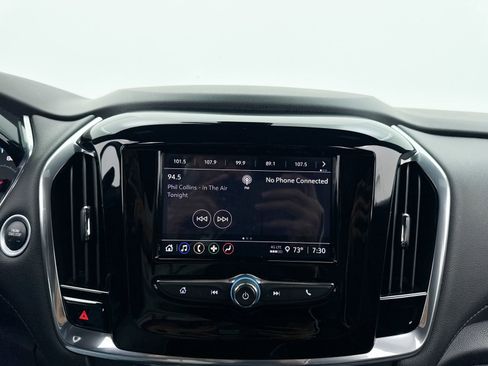 Used 2022 Chevrolet Traverse LT image 21