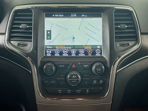 Used 2018 Jeep Grand Cherokee Limited w/ Trailer Tow Group IV image 13