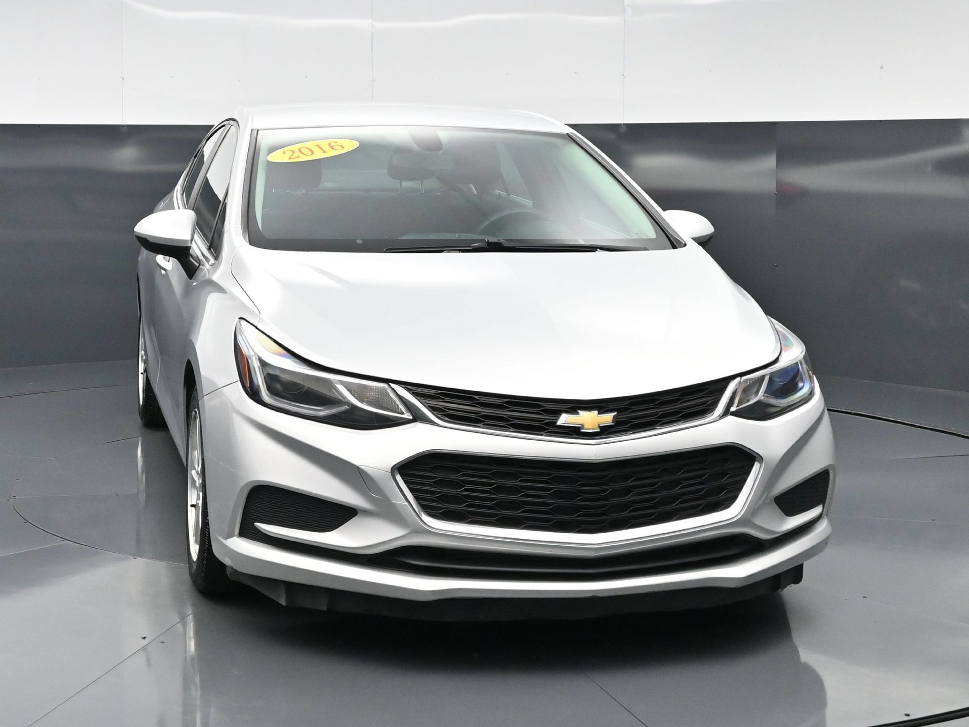 Used 2016 Chevrolet Cruze LT FWD image 3
