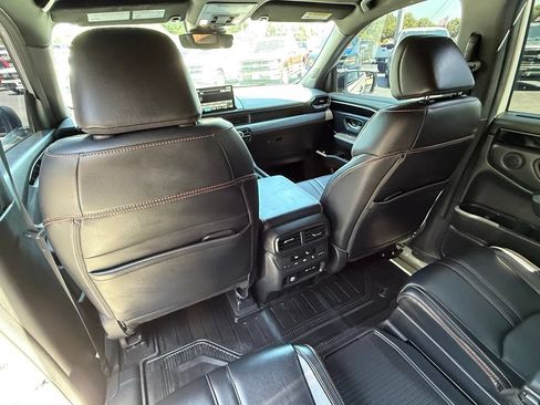 Used 2024 Honda Pilot TrailSport image 8