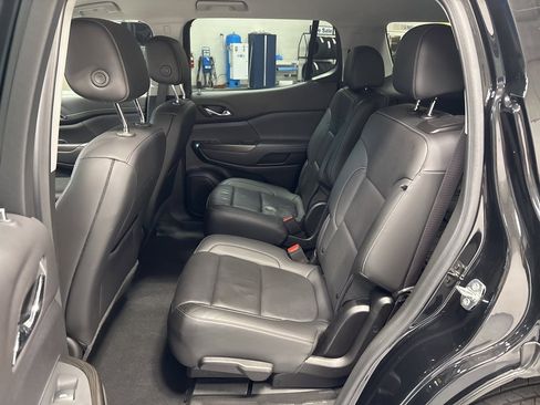 Used 2023 GMC Acadia SLT w/ Preferred Package image 27