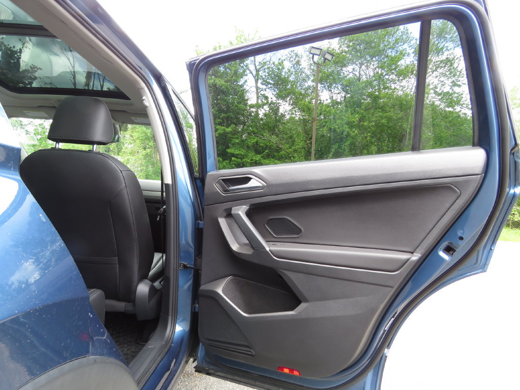 Used 2020 Volkswagen Tiguan SEL AWD/4WD image 15