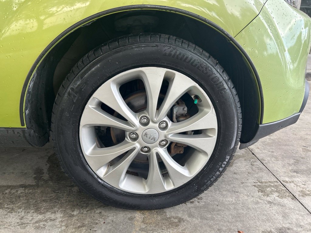 Used 2014 Kia Soul + FWD image 17