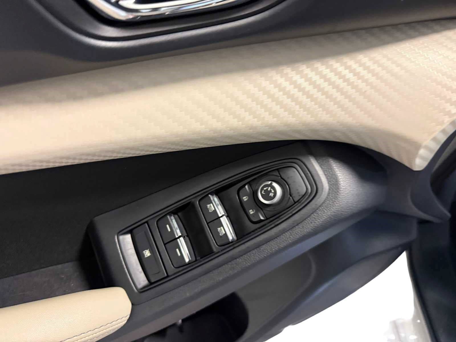 Used 2020 Subaru Ascent Premium w/ Convenience Package AWD/4WD image 21