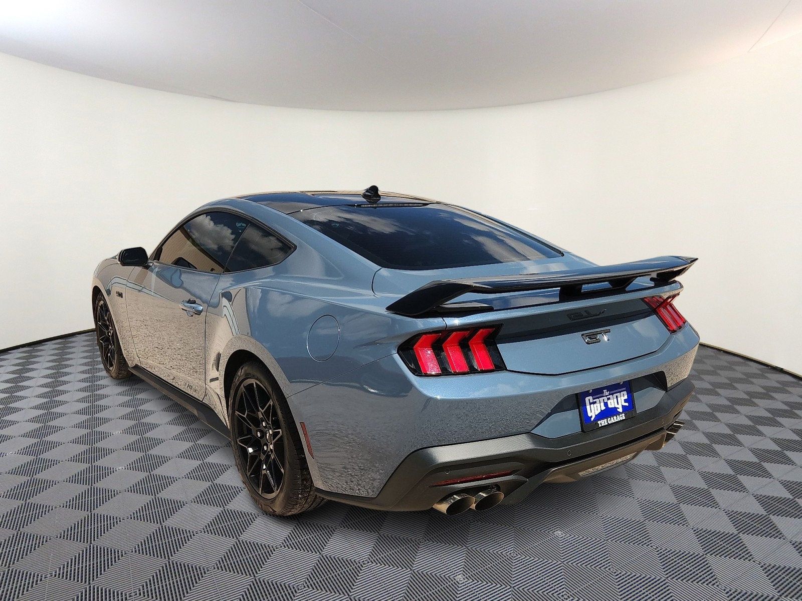 Used 2024 Ford Mustang GT Premium w/ GT Performance Package RWD image 3