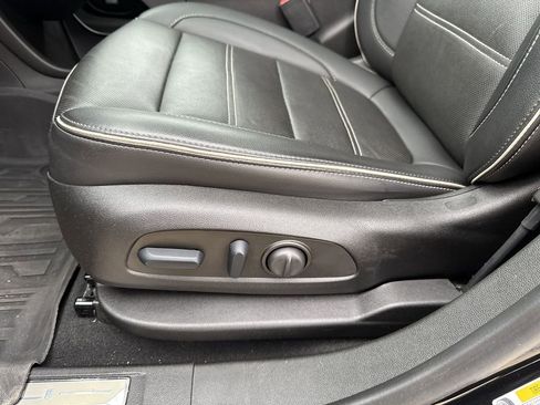 Certified 2023 GMC Acadia Denali w/ Denali Ultimate Package image 10