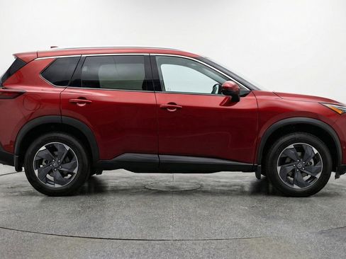 Used 2025 Nissan Rogue SV AWD/4WD image 11