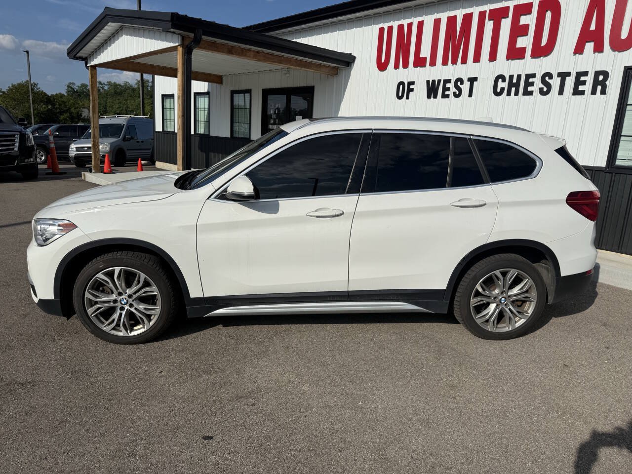 Used 2018 BMW X1 xDrive28i w/ Premium Package Essential AWD/4WD image 12