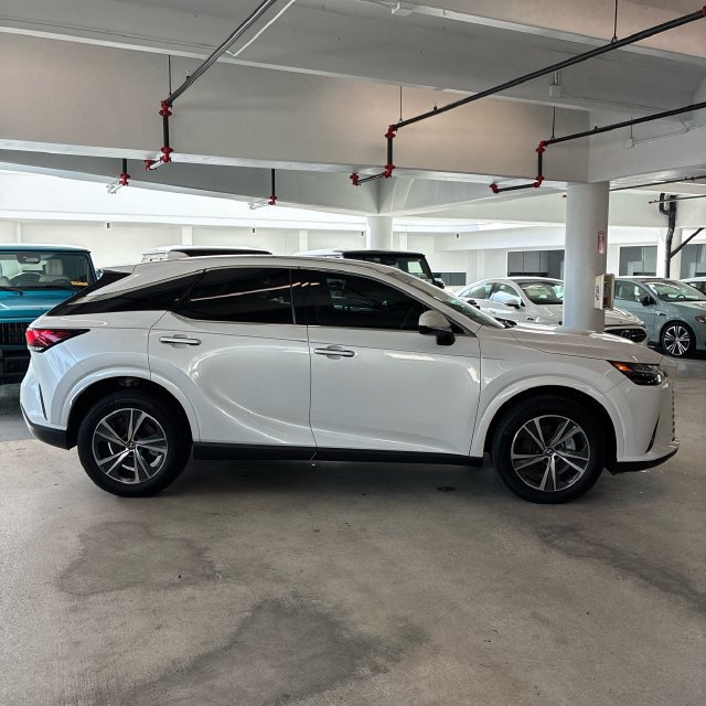 Used 2025 Lexus RX 350 FWD w/ Technology Package image 4