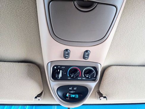 Used 1998 Ford Expedition 4WD image 32