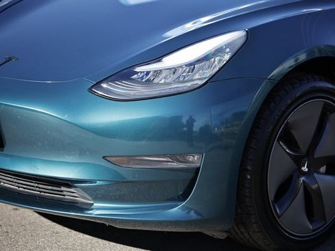 Used 2018 Tesla Model 3 Long Range image 3