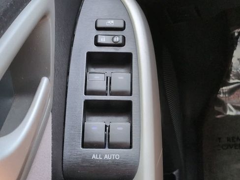 Used 2012 Toyota Prius Two FWD image 19