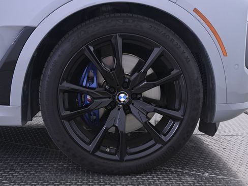 Used 2025 BMW X7 xDrive40i w/ M Sport Package AWD/4WD image 14