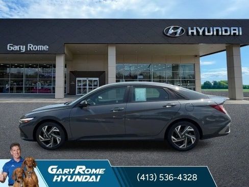 Certified 2025 Hyundai Elantra SEL FWD image 5