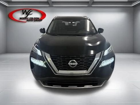 Used 2023 Nissan Rogue SL w/ SL Premium Package FWD image 2