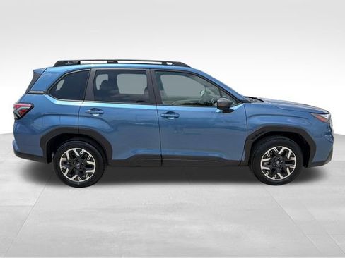 Certified 2025 Subaru Forester Premium w/ Convenience Package #1 AWD/4WD image 8