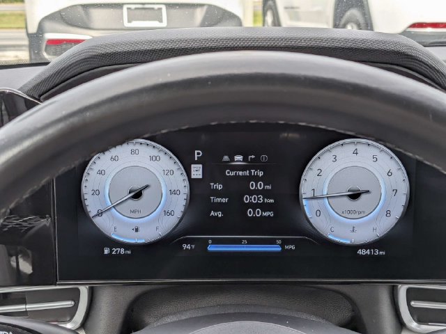 Used 2025 Hyundai Elantra Limited FWD image 29