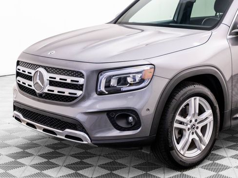 Used 2023 Mercedes-Benz GLB 250 4MATIC w/ Premium Package image 39