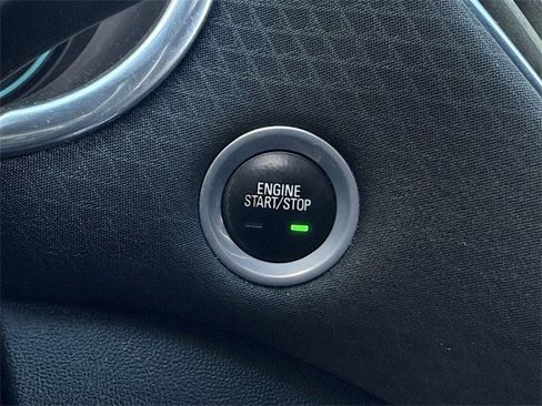 Used 2018 Chevrolet Malibu LT image 20