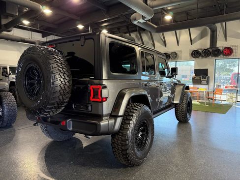 Used 2024 Jeep Wrangler Unlimited image 23