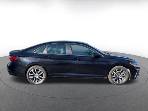 Used 2025 Volkswagen Jetta SE image 16