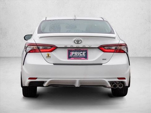 Used 2022 Toyota Camry SE w/ Convenience Package image 6