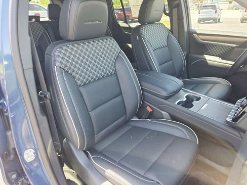 New 2026 GMC Acadia Denali w/ Super Cruise Package FWD image 17