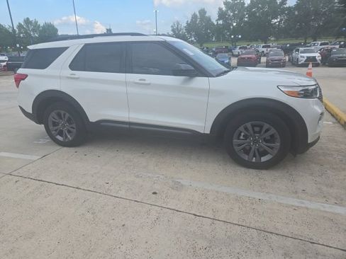 Used 2024 Ford Explorer XLT w/ Equipment Group 202A AWD/4WD image 21