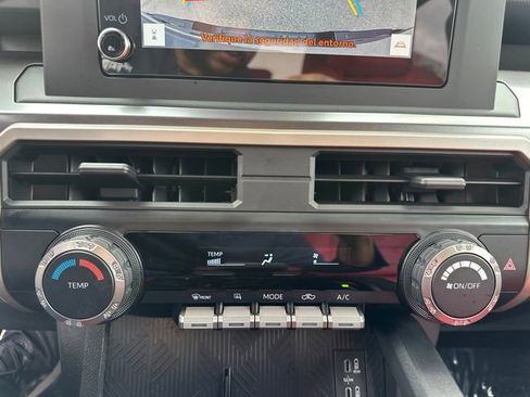Used 2025 Toyota Tacoma SR5 AWD/4WD image 39