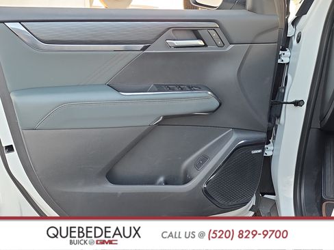 Used 2025 GMC Acadia AT4 w/ Super Cruise Package AWD/4WD image 9