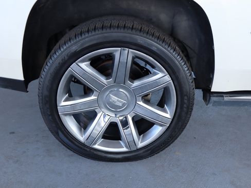 Used 2015 Cadillac Escalade Premium image 5