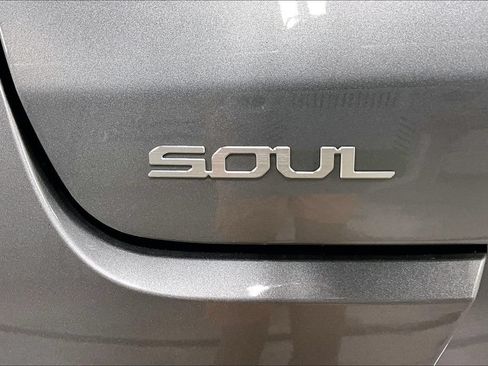 Used 2025 Kia Soul LX FWD image 39