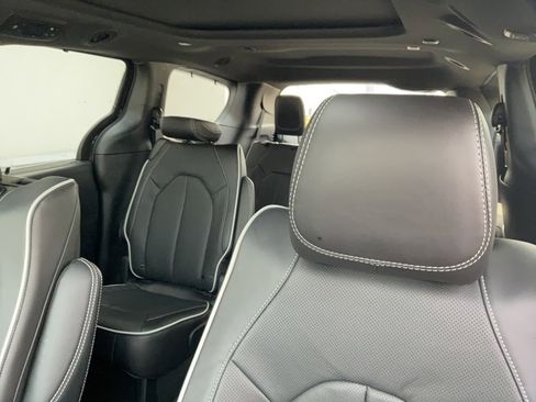 New 2026 Chrysler Pacifica Limited w/ Uconnect Theater Family Group image 14