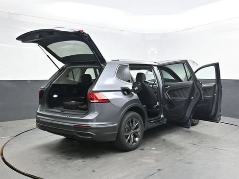 Used 2023 Volkswagen Tiguan SE AWD/4WD image 41