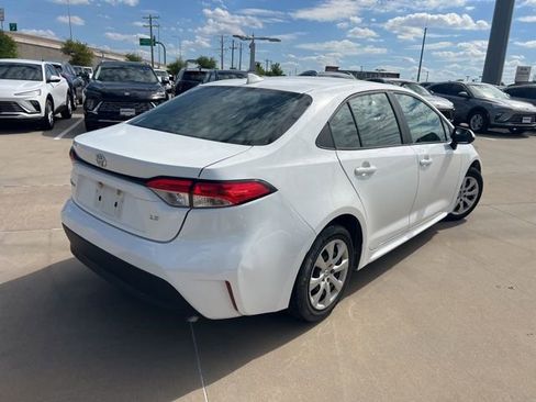 Used 2024 Toyota Corolla LE image 4