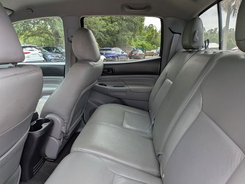 Used 2015 Toyota Tacoma PreRunner w/ SR5 Package RWD image 14