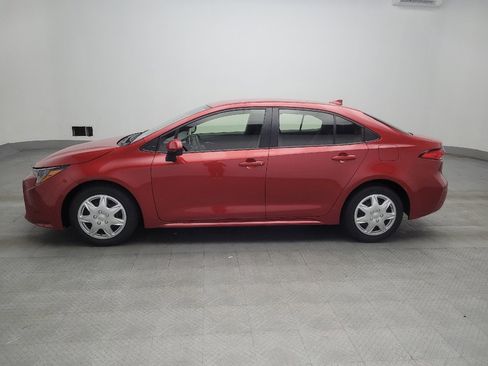 Used 2021 Toyota Corolla LE image 2