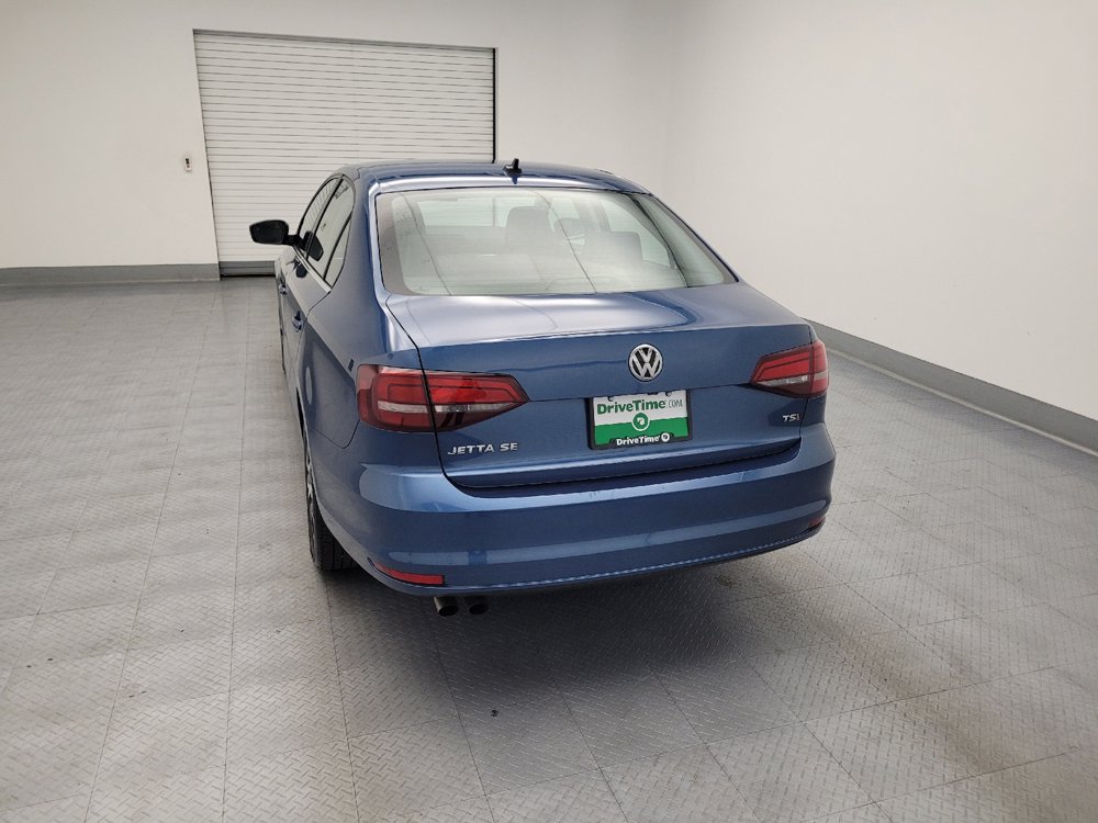 Used 2017 Volkswagen Jetta SE FWD image 6