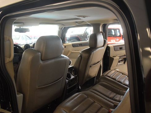 Used 2003 HUMMER H2 w/ Preferred Equipment Group AWD/4WD image 49