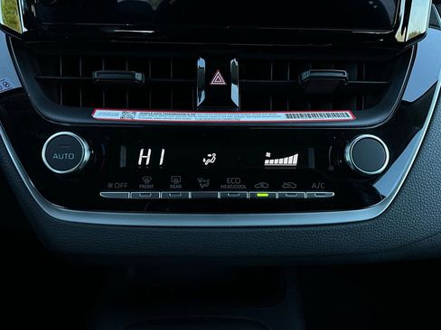 Used 2025 Toyota Corolla LE image 24