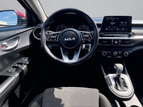 Used 2024 Kia Forte LXS w/ LXS Technology Package FWD image 6