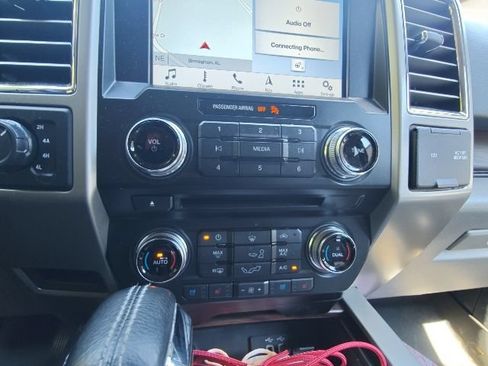 Used 2016 Ford F150 Lariat w/ Equipment Group 502A Luxury AWD/4WD image 11