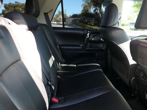 Used 2017 Toyota 4Runner SR5 image 23