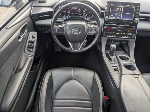 Used 2019 Toyota Avalon XSE image 12