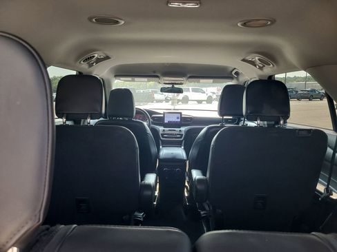 Certified 2022 Ford Explorer XLT w/ Equipment Group 202A image 26